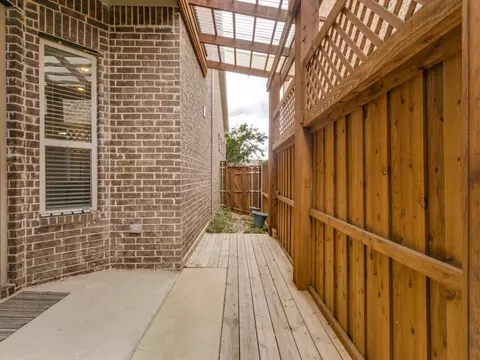 Exterior - 302 Park Dr, Euless, TX 76040 photo 5 of 6