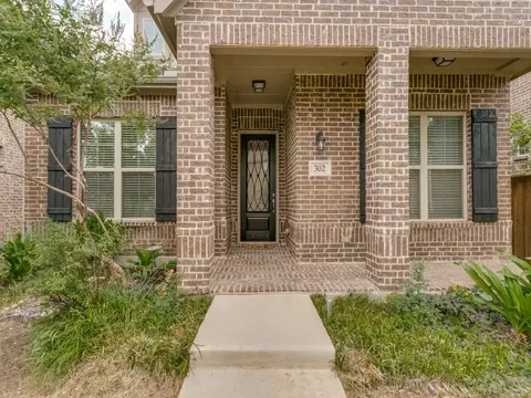 Exterior - 302 Park Dr, Euless, TX 76040 photo 3 of 6