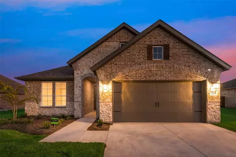204 Pilot Dr, Caddo Mills, TX 75135