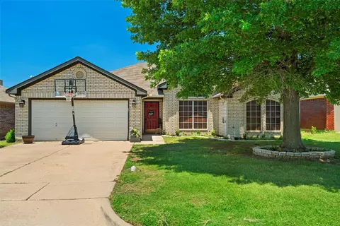 1806 Saint Nevis Dr, Mansfield, TX 76063