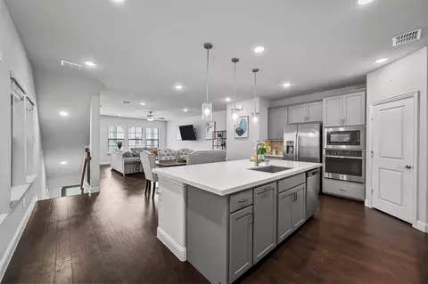 Kitchen - 213 Cassandra Ct, Euless, TX 76040 photo 2 of 4