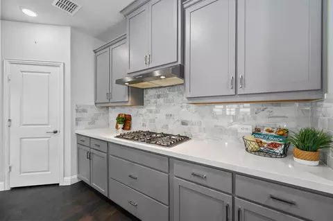 Kitchen - 213 Cassandra Ct, Euless, TX 76040 photo 4 of 4