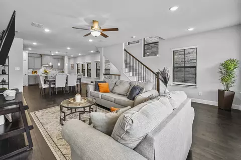 Entry Way - 213 Cassandra Ct, Euless, TX 76040 photo 2 of 4