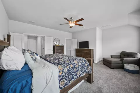 Bedroom - 213 Cassandra Ct, Euless, TX 76040 photo 5 of 7