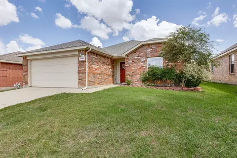 Exterior - 14140 Snaffle Bit Trl, Haslet, TX 76052 photo 2 of 5