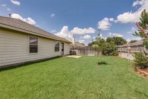 Exterior - 14140 Snaffle Bit Trl, Haslet, TX 76052 photo 5 of 5
