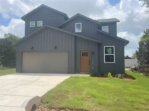 2215 Sabine St, Granbury, TX 76048