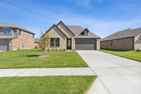 712 Metallic Tree Ln, Van Alstyne, TX 75495