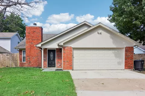 7613 Silver Sage Dr, Fort Worth, TX 76137