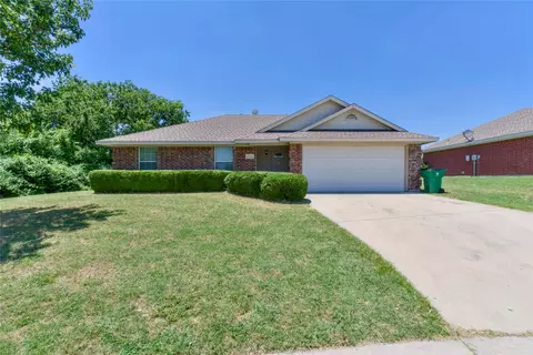 1701 N Cates St, Decatur, TX 76234