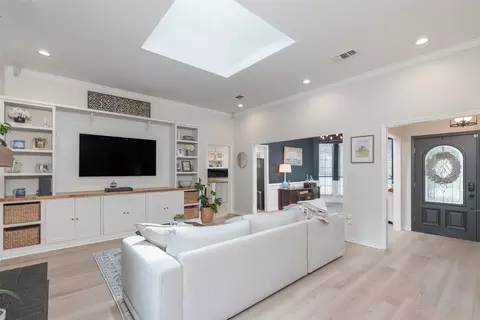 4001 Dorris Rd, Irving, TX 75038