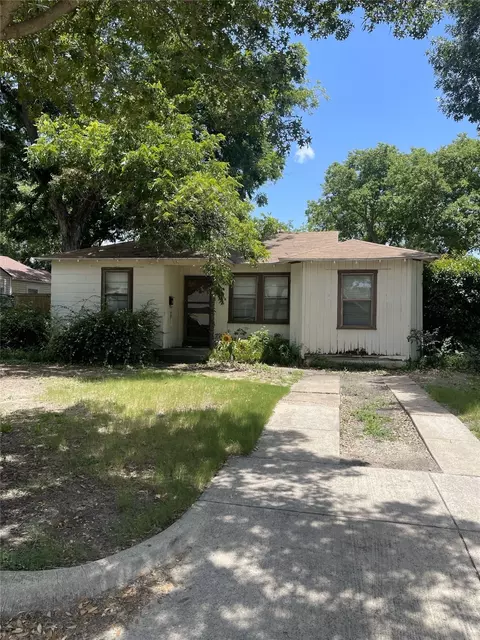 2853 S Hills Ave, Fort Worth, TX 76109