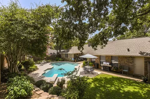 2711 Woodside Dr, Arlington, TX 76016