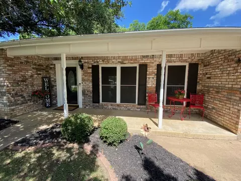 802 Oakhollow Rd, Eastland, TX 76448
