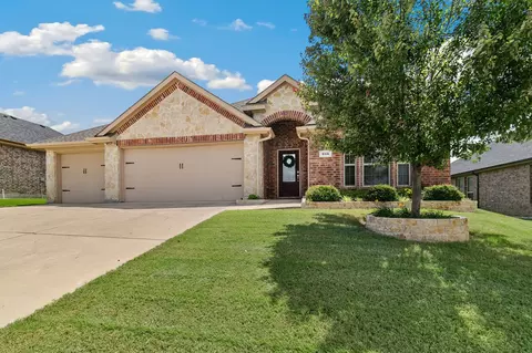645 Racine Dr, Oak Point, TX 75068
