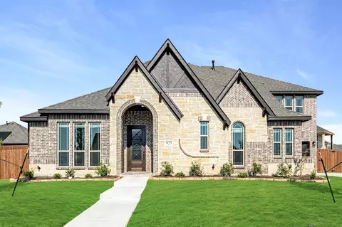 925 Waddle Ln, Desoto, TX 75115