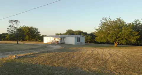108 N Skyline Ct, Cresson, TX 76035