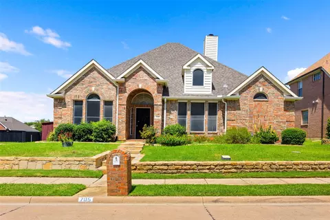 705 Summit Rdg, Lewisville, TX 75077