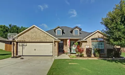 2350 Trace Ridge Dr, Weatherford, TX 76087