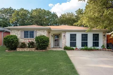 1204 Glen Creek Dr, Mansfield, TX 76063
