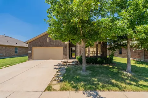 429 Peach Ln, Burleson, TX 76028