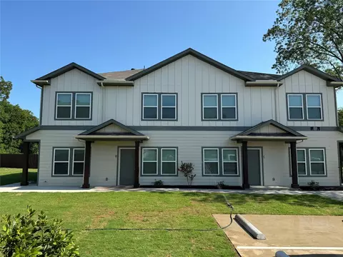 1513 N Commerce St, Gainesville, TX 76240