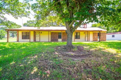 196 Jack Roy Rd, Azle, TX 76020