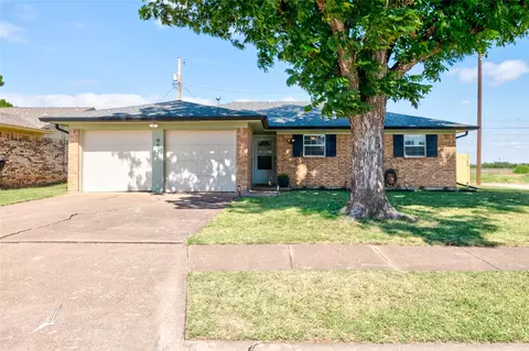 902 Presidio Dr, Abilene, TX 79605