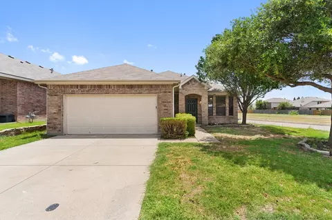 5700 Country Valley Ln, Fort Worth, TX 76179