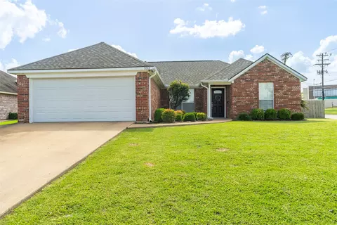 5002 Canton Ave, Greenville, TX 75402