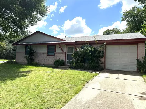 1303 Driftwood Dr, Duncanville, TX 75116