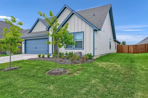 749 Primrose Ln, Pilot Point, TX 76258
