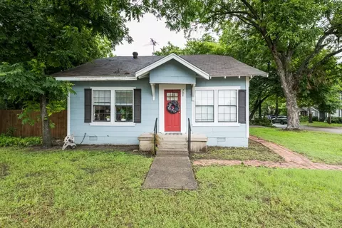 702 N Carroll Blvd, Denton, TX 76201