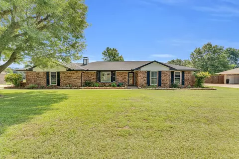 110 Prairie View Ln, Red Oak, TX 75154