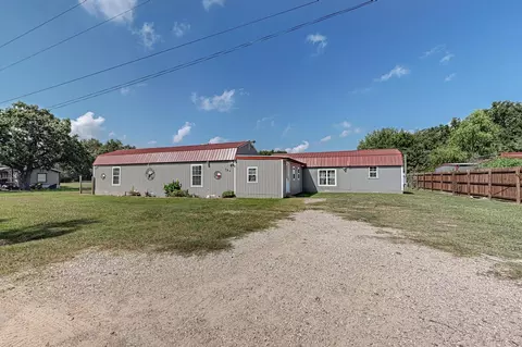 325 Teakwood Ave, Streetman, TX 75859