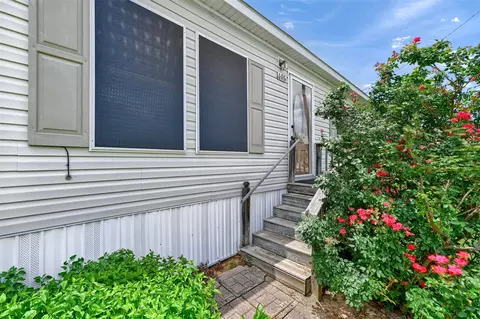 105 S 3rd St, Windom, TX 75492