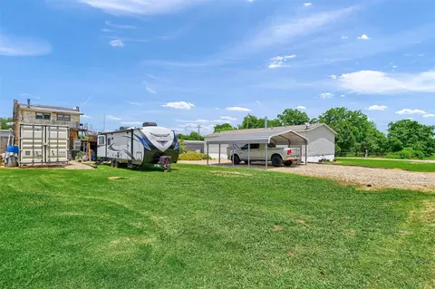 105 S 3rd St, Windom, TX 75492 photo 24