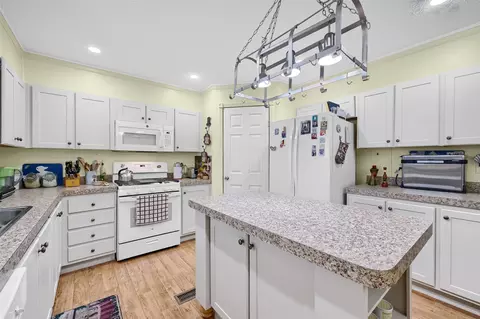 105 S 3rd St, Windom, TX 75492 photo 9
