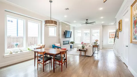 449 Jones St, Grapevine, TX 76051 photo 9