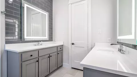 449 Jones St, Grapevine, TX 76051 photo 17