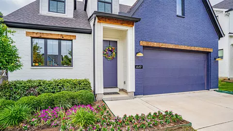 449 Jones St, Grapevine, TX 76051 photo 3