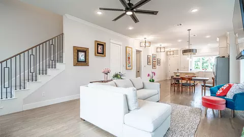 449 Jones St, Grapevine, TX 76051 photo 14