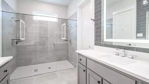 449 Jones St, Grapevine, TX 76051 photo 18