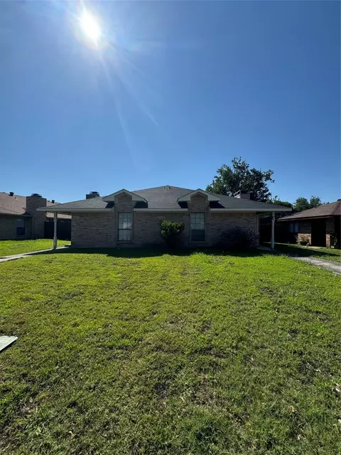 2410 Cordoba Dr, Carrollton, TX 75006