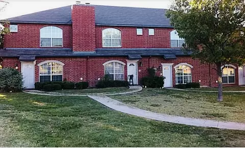 400 Central Park Dr, Arlington, TX 76014