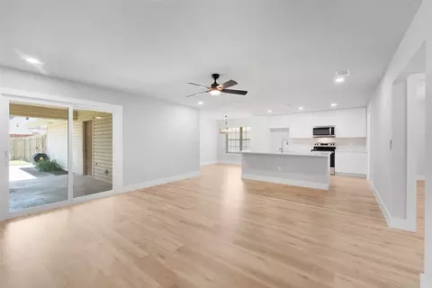 2322 Club Meadow Dr, Garland, TX 75041