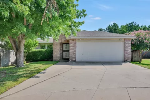 3854 Steeplechase Dr, Fort Worth, TX 76123
