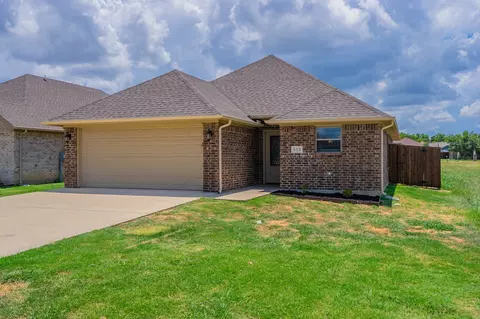 513 Copenhavr St, Pilot Point, TX 76258