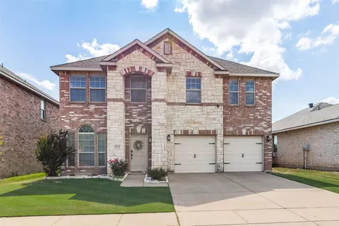 8825 Noontide Dr, Fort Worth, TX 76179