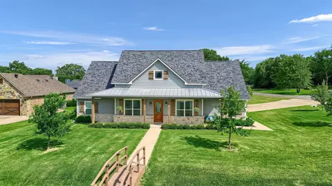 108 Yuma Dr E, Lake Kiowa, TX 76240